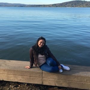 Meet your Posher, Mayra alejandra